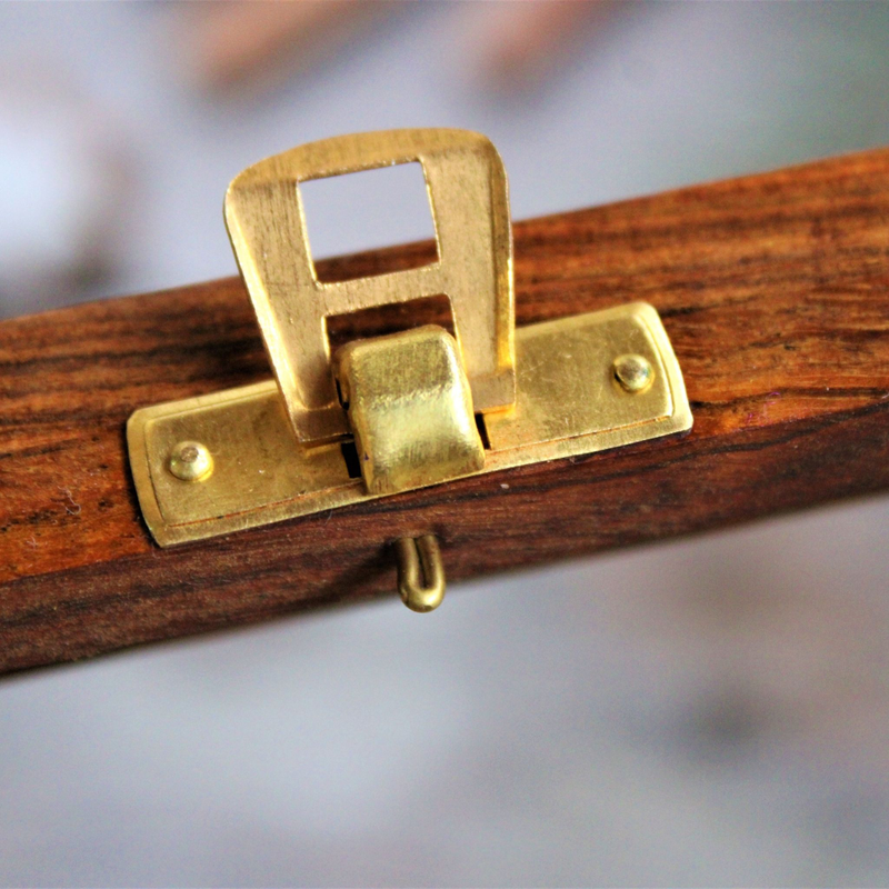 sheeshamwoodsquarehexagon7partitionsspiceboxwithfreespoon1_65101f4a-9474-4795-b020-a042c213db65-4x